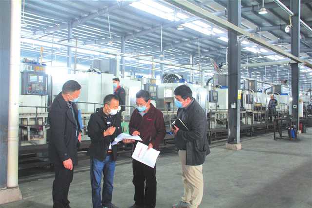 重庆民进会员冯泽清：当好企业安全复工的“守门员”