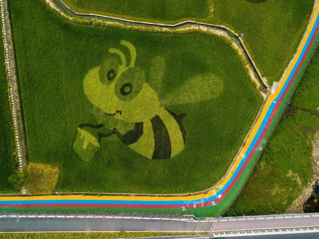 钱塘江大潮图画,钱塘江大潮的壮观景象手绘