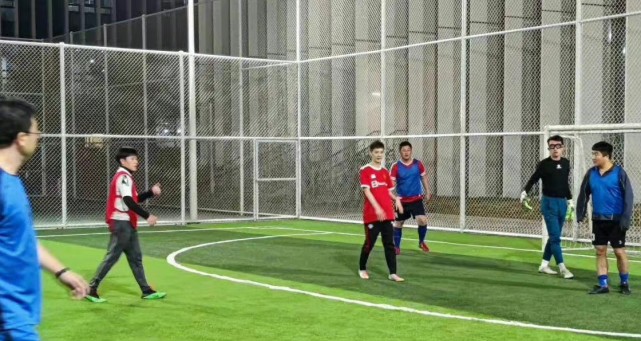 鹿晗最新发型叫什么,鹿晗runningman踢球