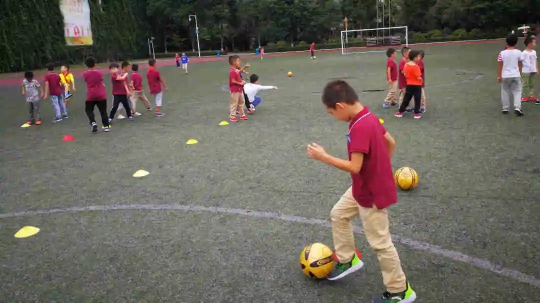 赞！绵中英才被授予“绵阳市校园足球示范学校”荣誉称号