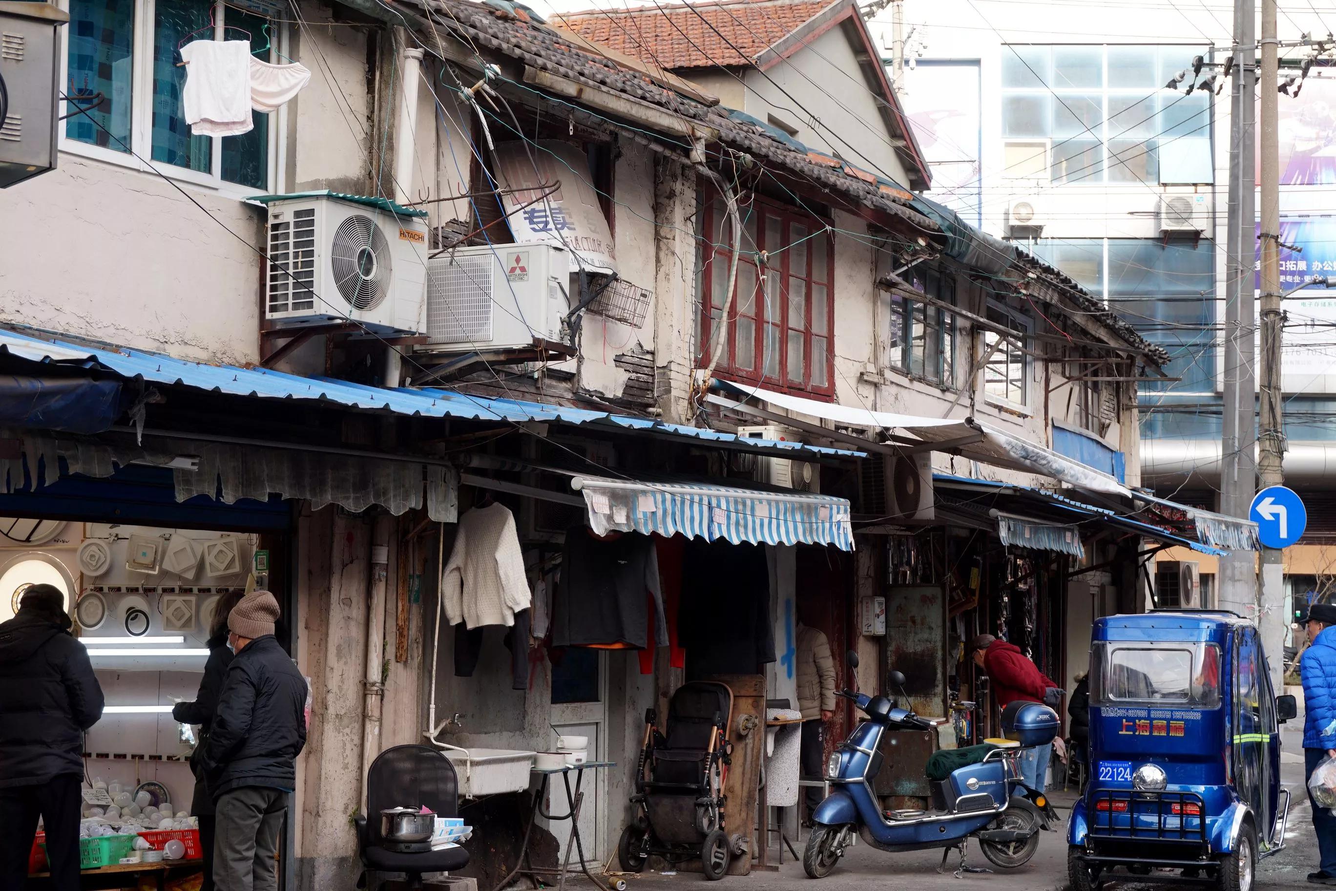 挥挥手不留痕迹,挥挥手不带走一粒尘土