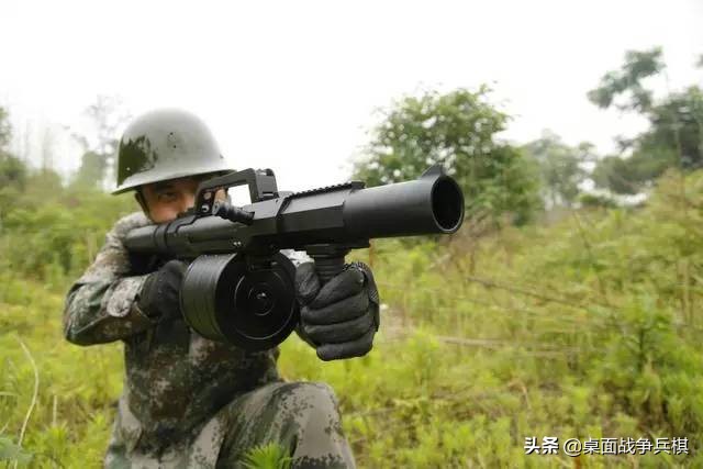 解放军弹鼓式轻型榴弹发射器,35毫米榴弹发射器实弹射击