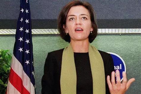 美国女警给高官开罚单,美国女警罚单