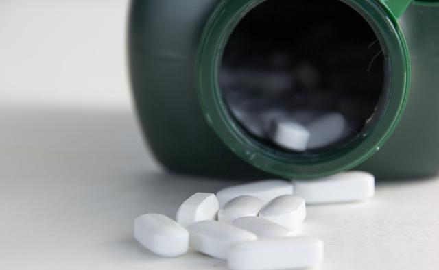 狗狗缺钙的症状狗狗缺钙怎么补,狗狗缺钙补钙针