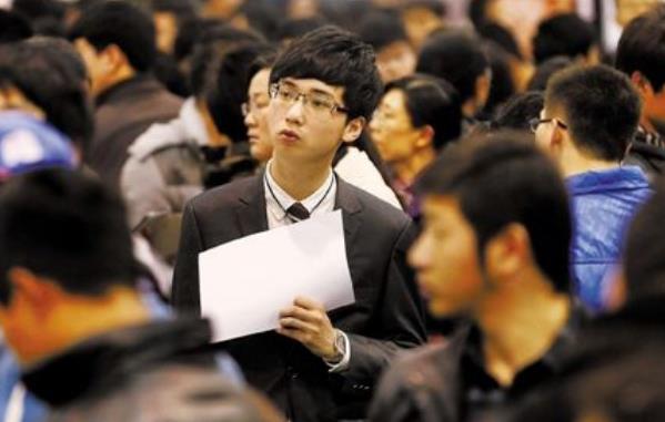 毕业生找到工作后档案应该放哪里,大学毕业后档案一直放在家两年多