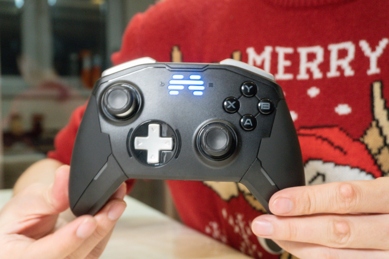 不负精英之名北通宙斯精英版手柄,北通宙斯精英手柄体感瞄准