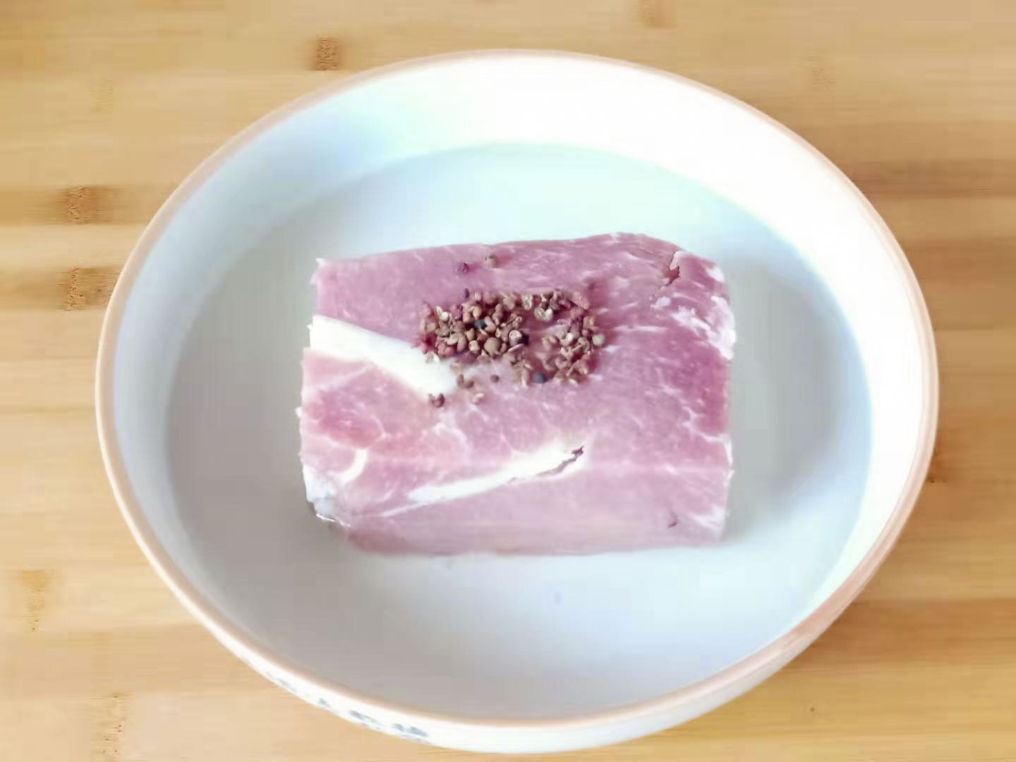 新鲜猪肉放冰箱怎么保存比较好,猪肉吃不完怎么炒了保存