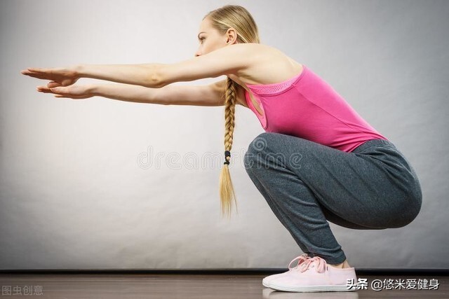 徒手健身的1套训练方法，每周4练计划，提升力量锻炼全身肌肉