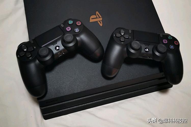 ps4profifa20鐢婚潰瀵规瘮,鐜╄浆绱㈠凹鐢佃濂堥