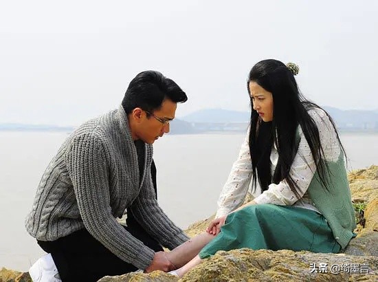 时隔九年重温《千山暮雪》莫绍谦依然是荧幕上最有魅力的“*兽禽**”