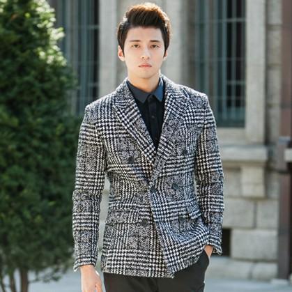 粗花呢西装搭配酒红色西裤,新中式复古风西装穿搭