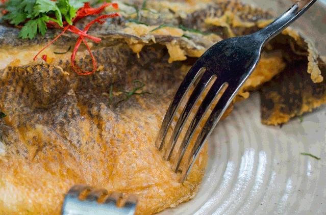 一桌只接待4人的餐厅,每天只接待三桌的火锅