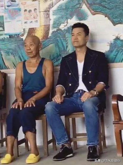 吕良伟扎马步的正确姿势减肥,62岁吕良伟保持身材如同年轻小伙