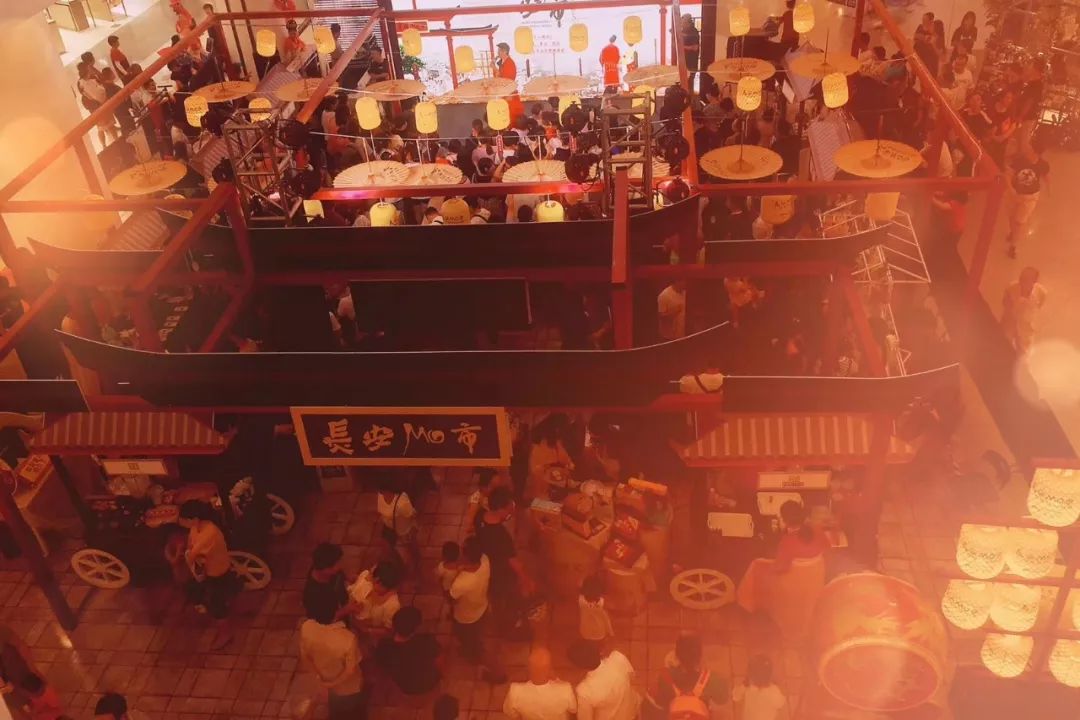 西安赛格品牌大升级！瑞幸和COACH做邻居，西安商业8月迷幻现实