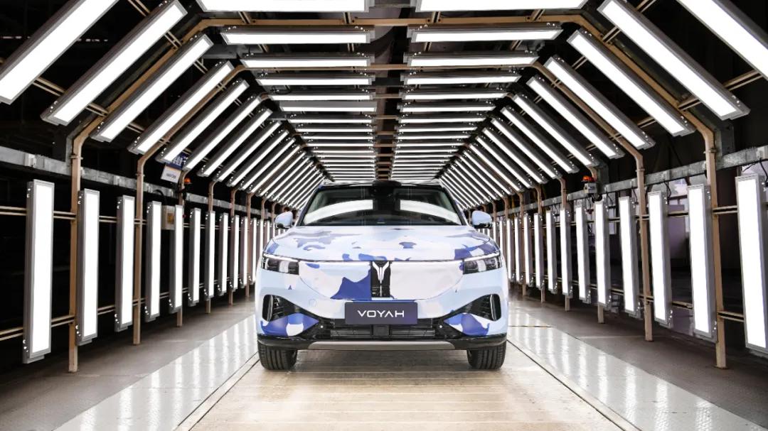 追光的人图片,岚图追光是谁的