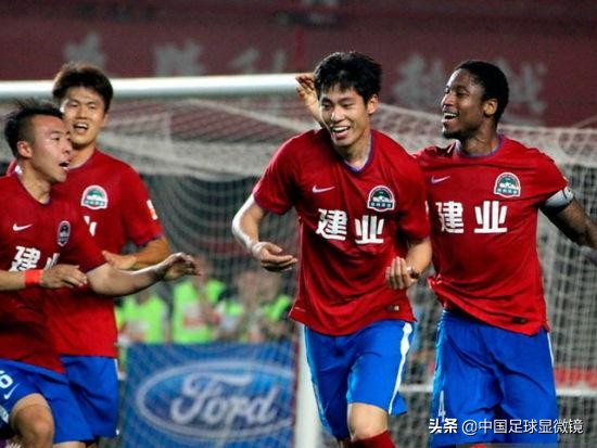 门槛低的足球推荐,于大宝怎么现在开始踢后卫了