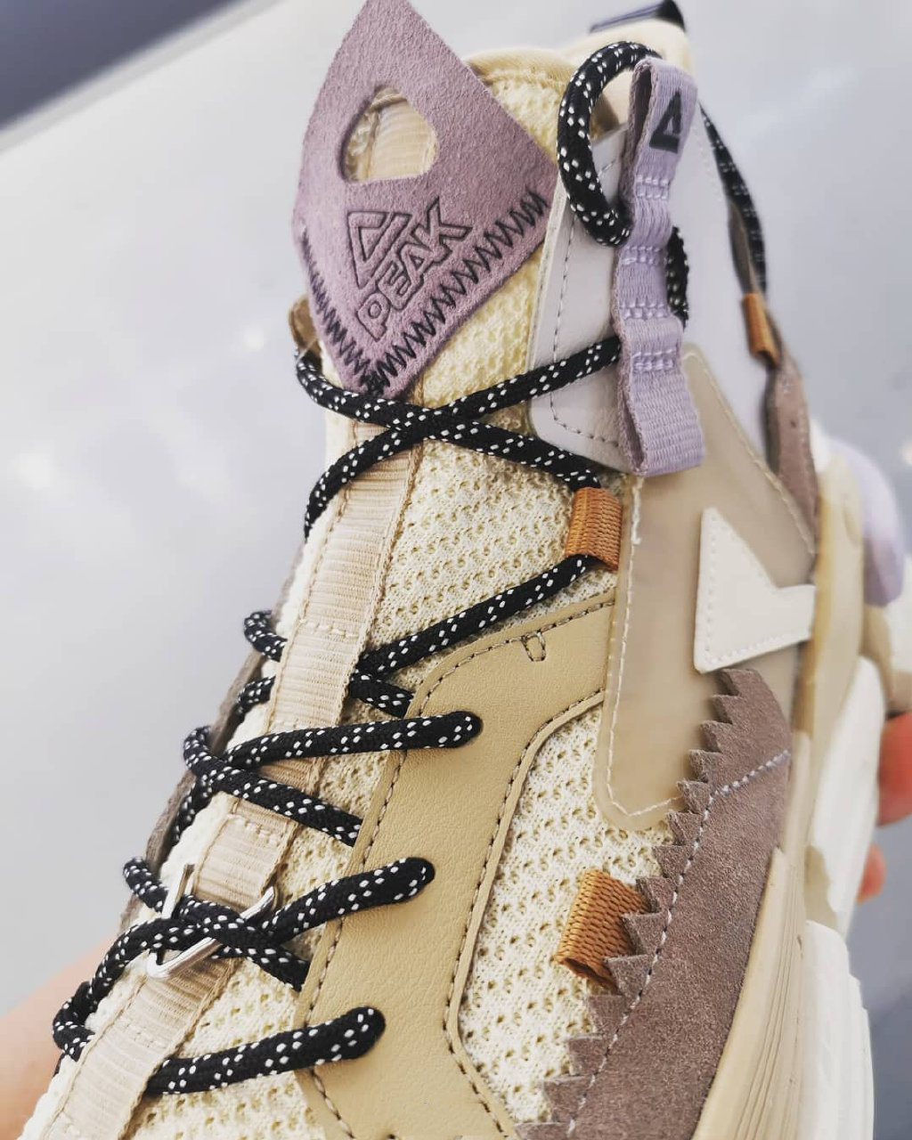 匹克新款休闲鞋曝光，设计撞脸悟道，强行解构风有点奇怪？