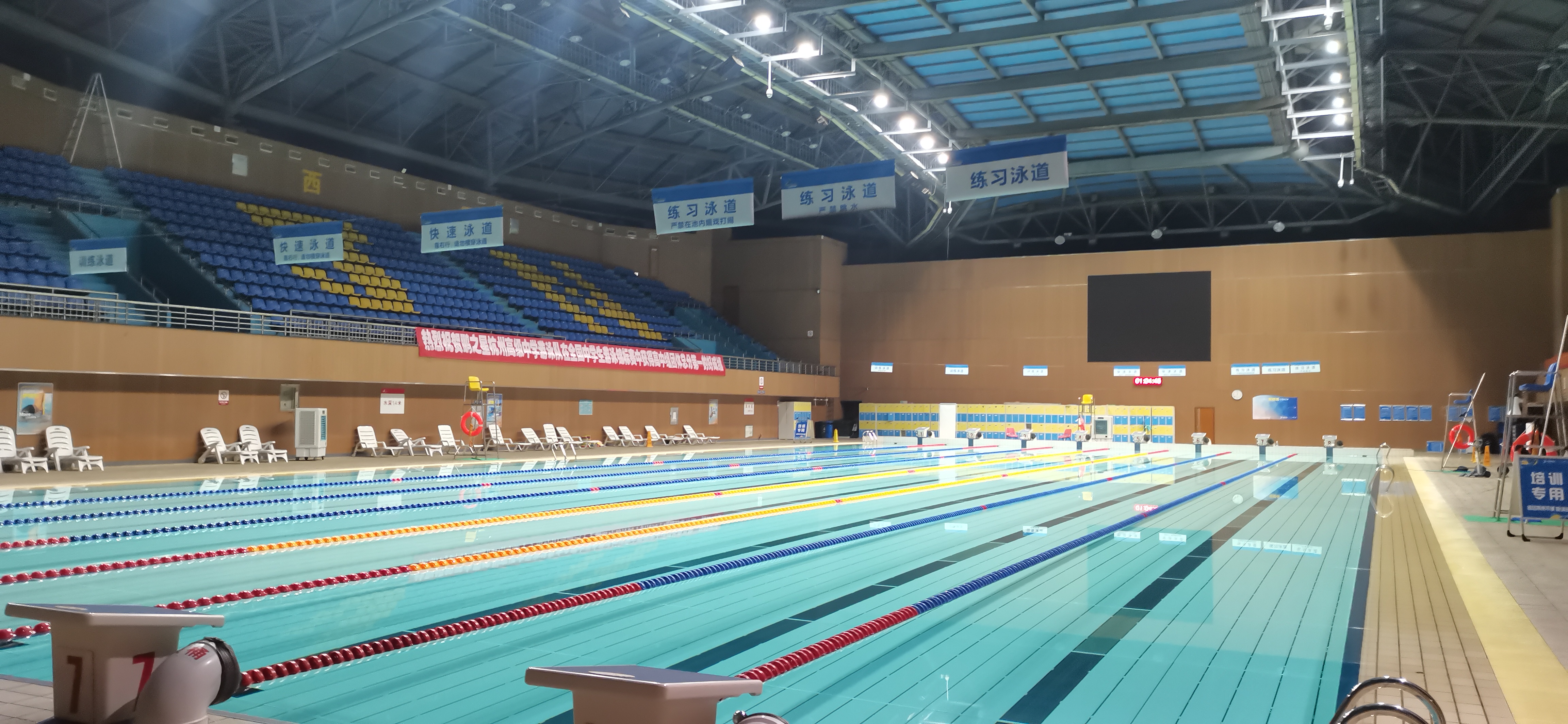 惟亚蒂体育照明灯具厂家,亚明照明led篮球场照明灯