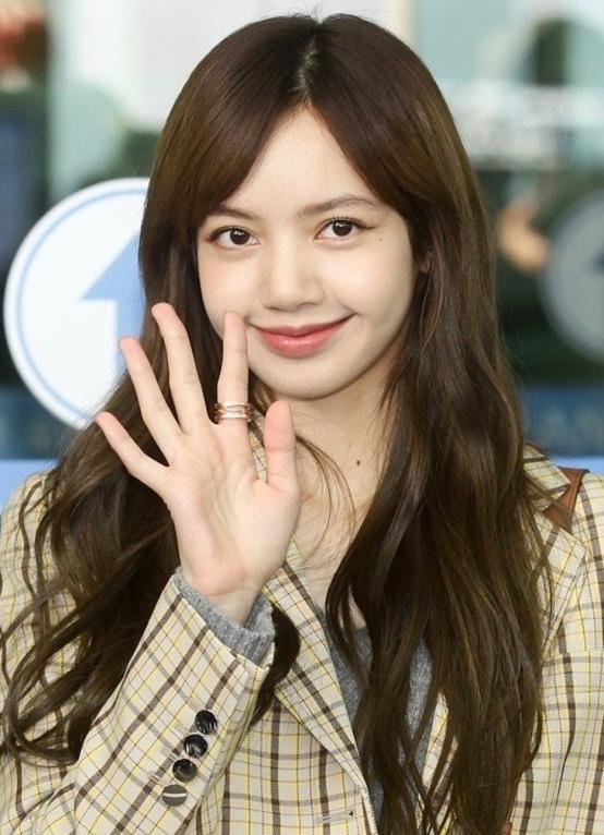 lisa斜刘海出街,lisa斜刘海造型遭吐槽