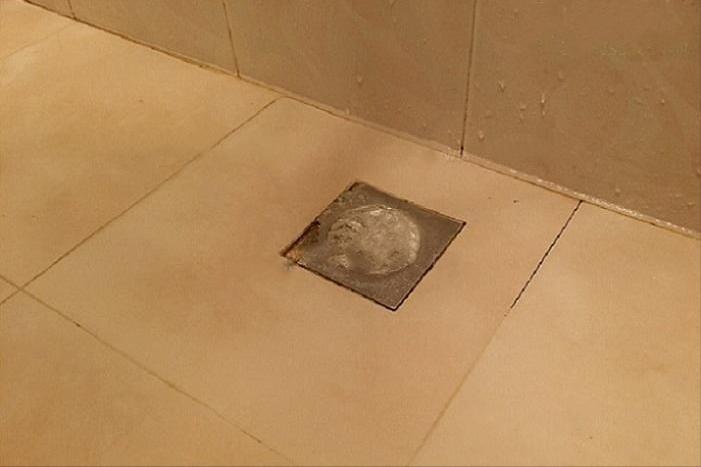 地板砖渗漏怎么修,地板砖漏水修复方法视频