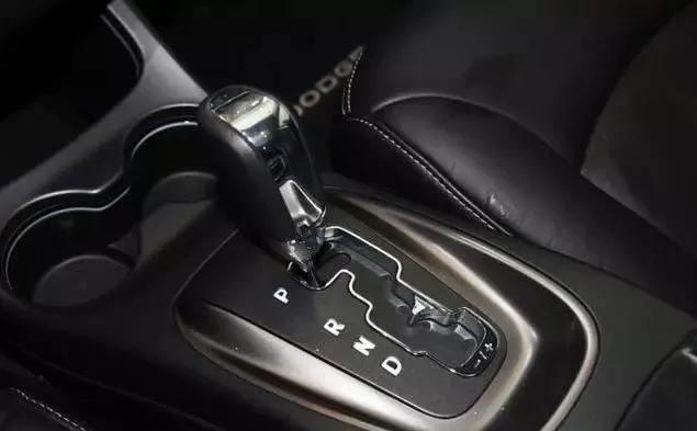 道奇酷威30万左右,道奇酷威2.4落地价