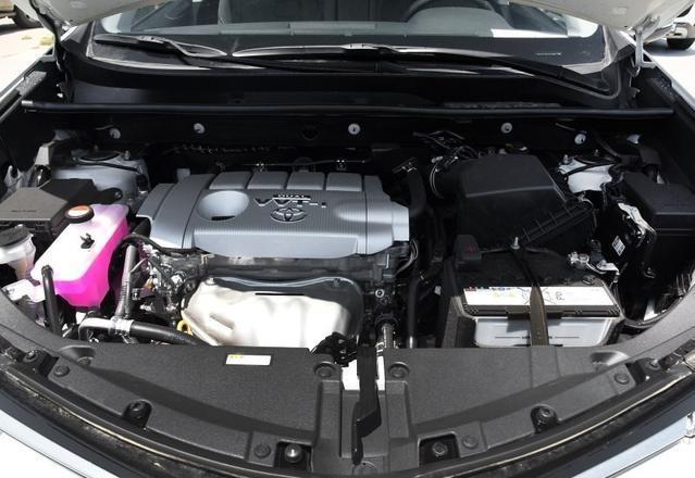 RAV4荣放的动力怎么样？它的配置怎么样？听听老司机的分析吧