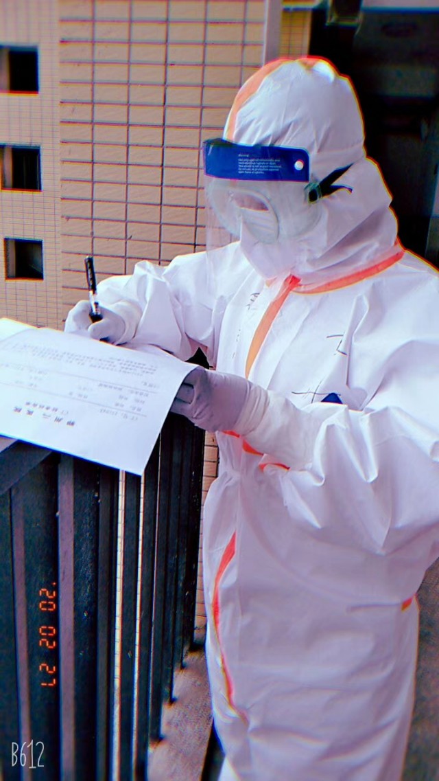 （身边的凡人微光）自愿援鄂的护士刘艺（千里自驾援鄂）