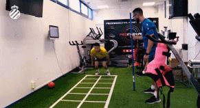 武磊国足恢复训练视频,武磊近期训练