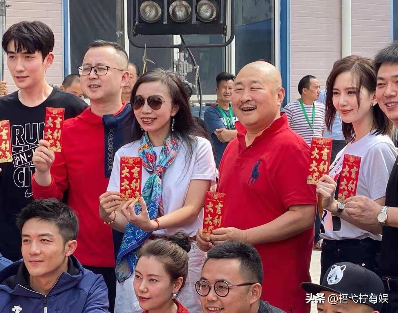 朱一龙和严屹宽,朱一龙和丁黑导演关系