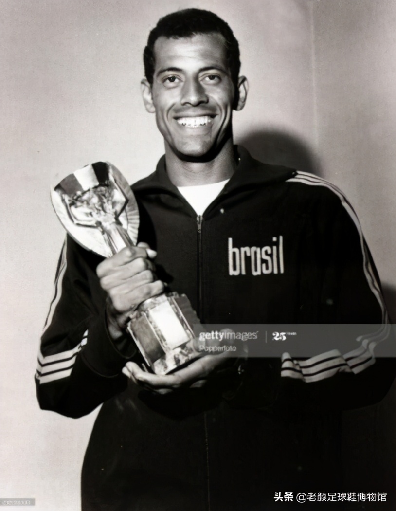 日本人从巴西挖来过气品牌,包装成时尚足球潮牌成功杀入中国市场