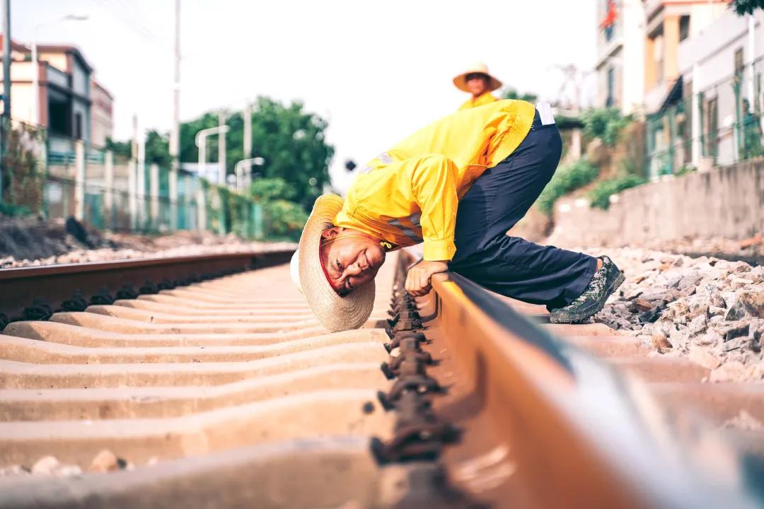 铁轨的施工和养护,地铁钢轨养护