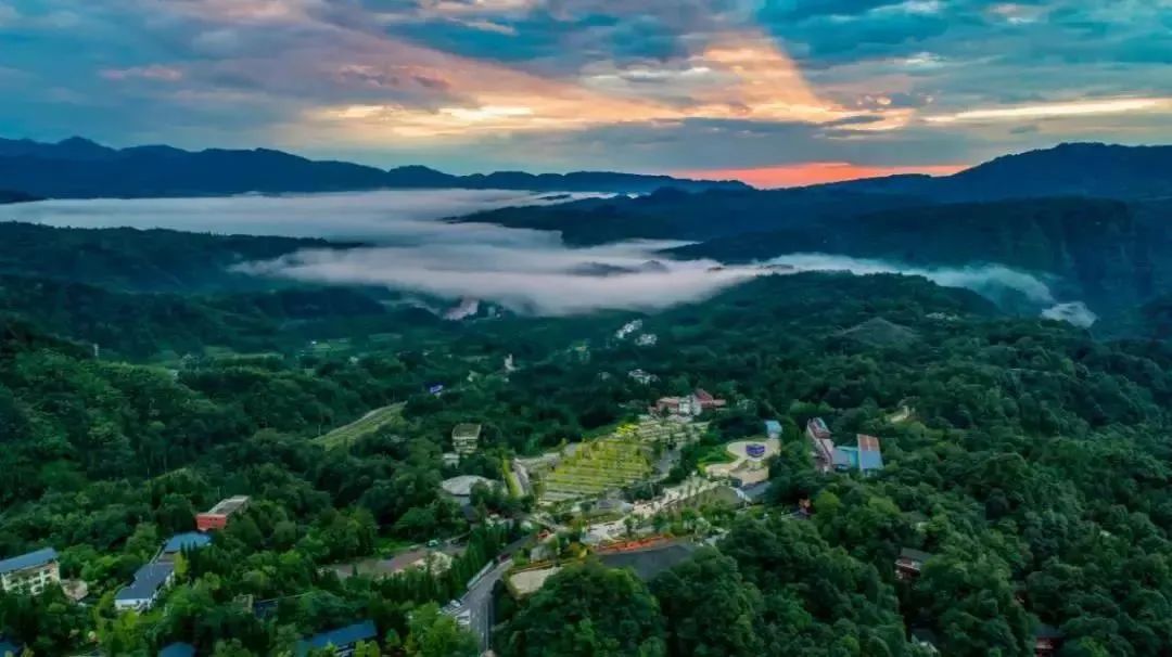 四川夏季适合泡天然温泉的地方,四川春节泡温泉推荐