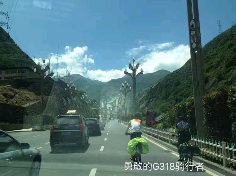 成都到林芝沿途山峰,从成都到林芝走318线路况如何