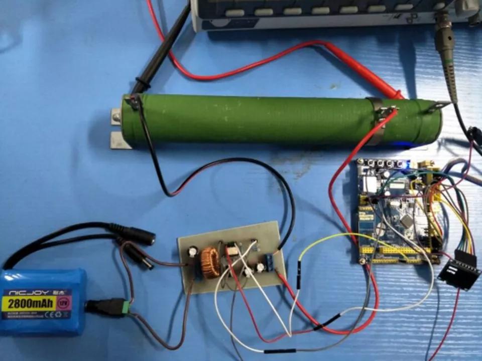 无锡一高校宿舍,成都一大学寝室6名男生上名校