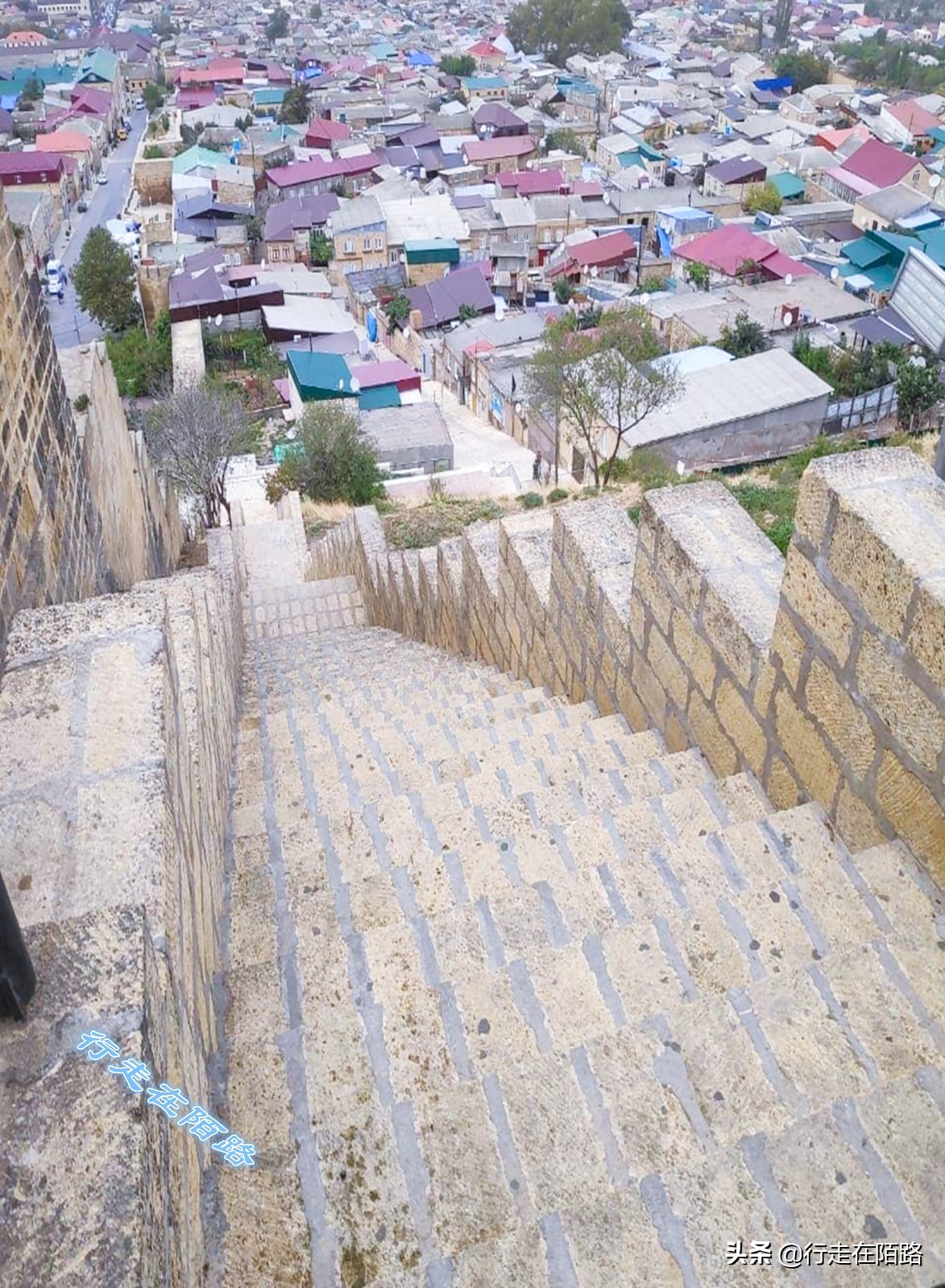 俄罗斯人均收入为什么那么低,俄罗斯真实的工资和物价