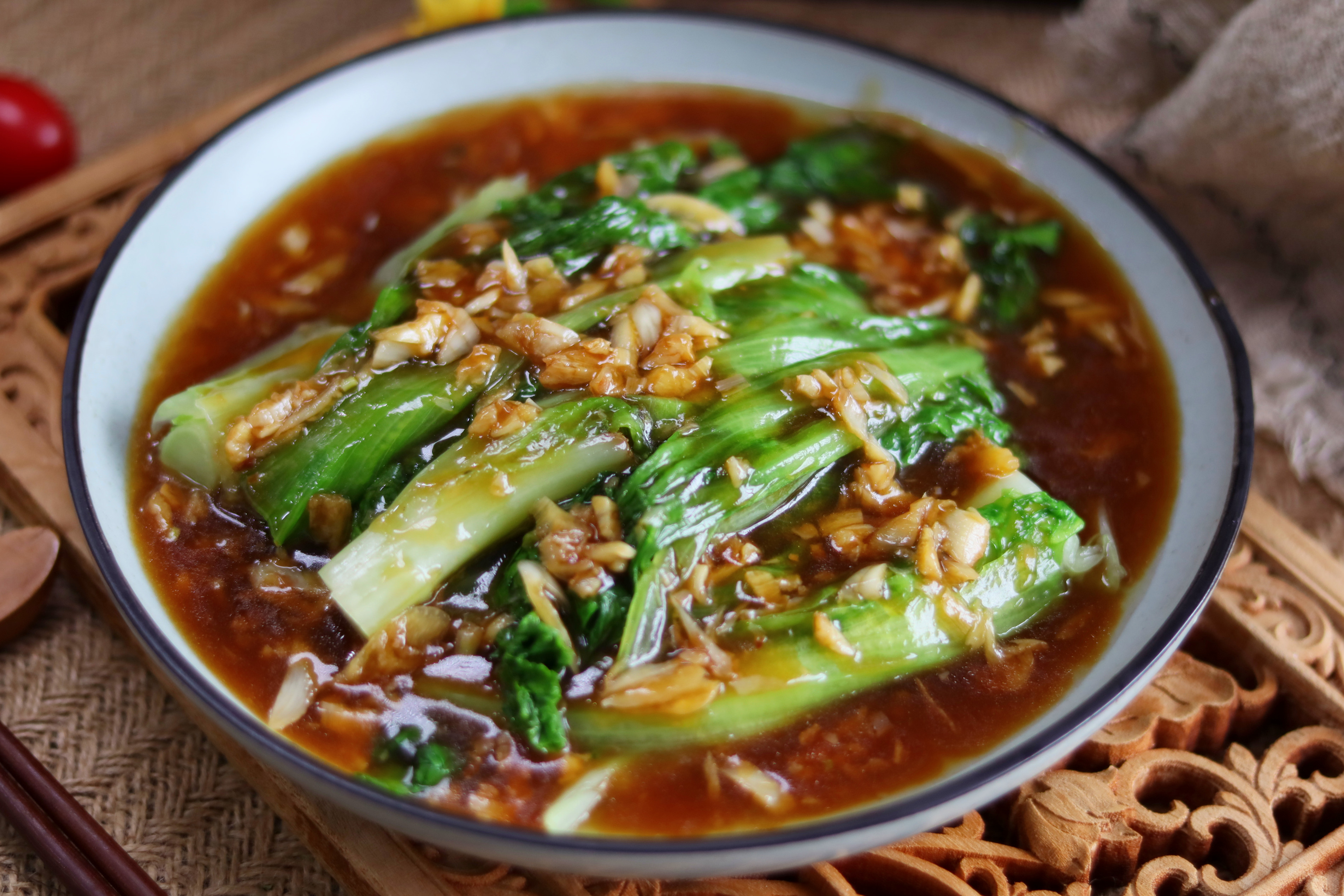 进入三伏天，饮食有讲究，推荐8道盛夏该吃的菜，应季而食更健康