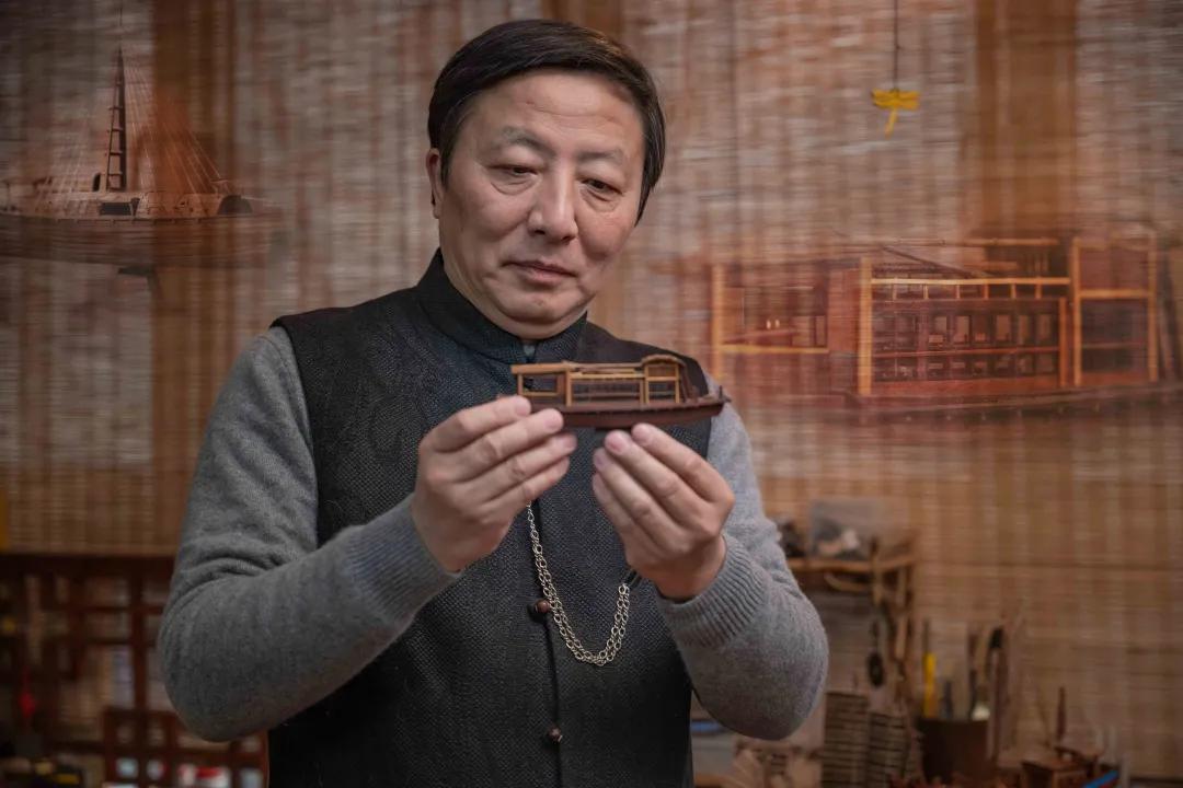 微型鸟船观文化：“双鸟舁日”成信仰，绿眉鸟嘴寄期盼