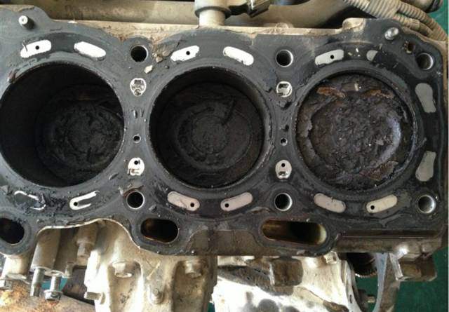 如何自检发动机油泥,如何自检发动机