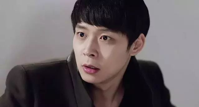 从天团退队后的演艺之路,朴有天承认吸毒原因了吗