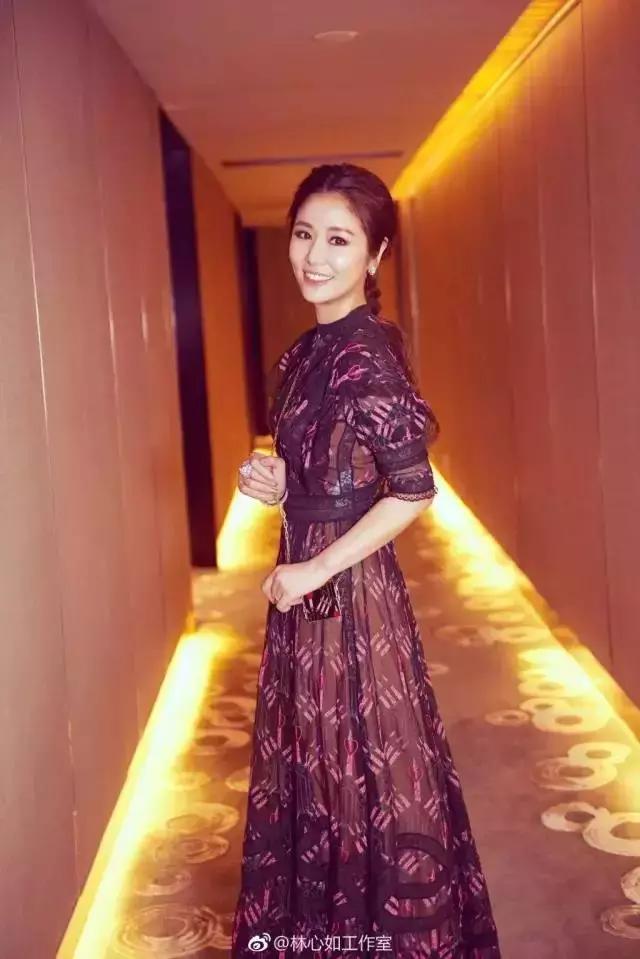 盘点今年流行的连衣裙,今年流行碎花连衣裙吗