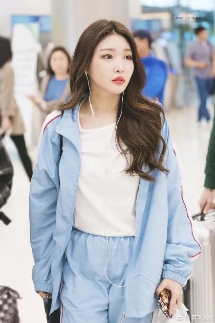 被喷整容脸，却凭实力逆袭为泫雅、宣美接班人，绝不止是穷哈