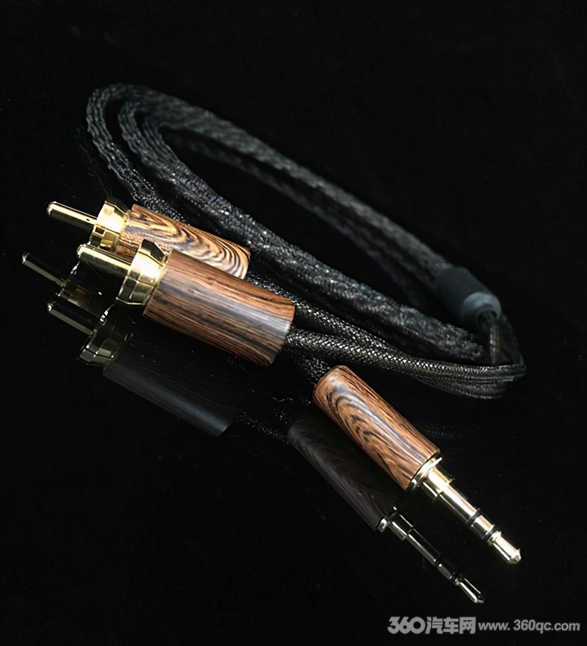 车载靓声时代更需无损传输正力车福AUX线敢当最佳辅助