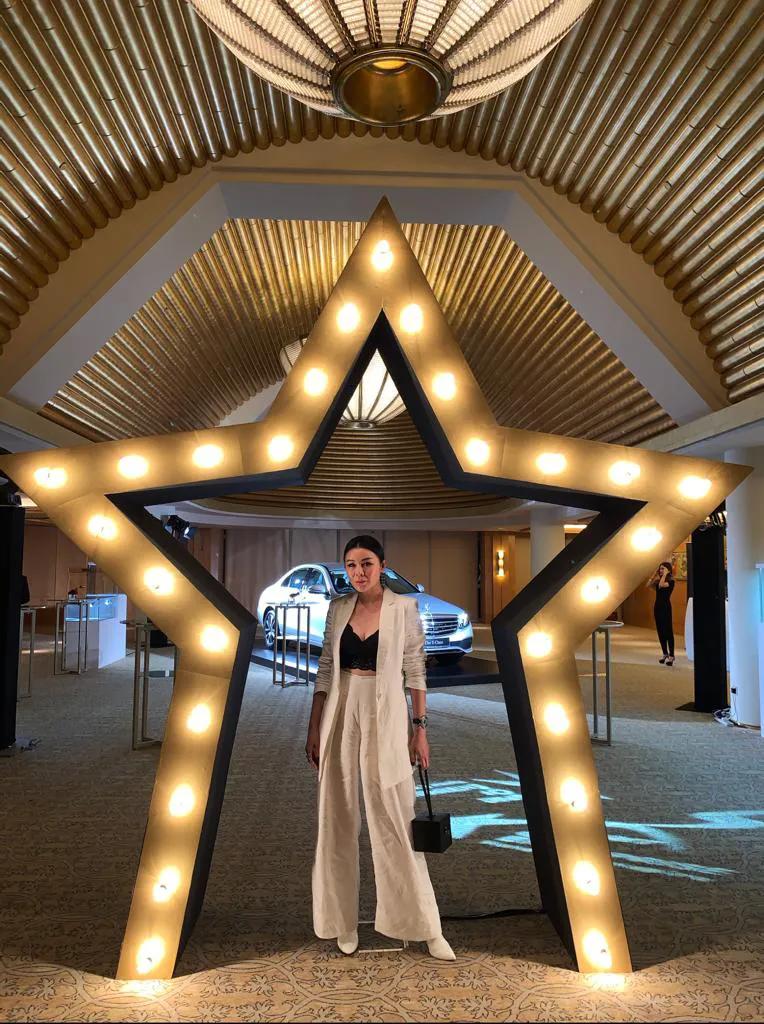 关之琳香港佳士得珠宝 (关之琳戴天价珠宝)