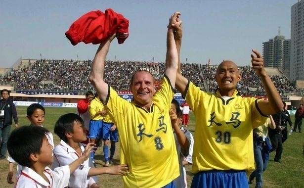 那个在兰州踢过甲B的英国天才：是酒鬼是性瘾者，半生被骂蠢货！