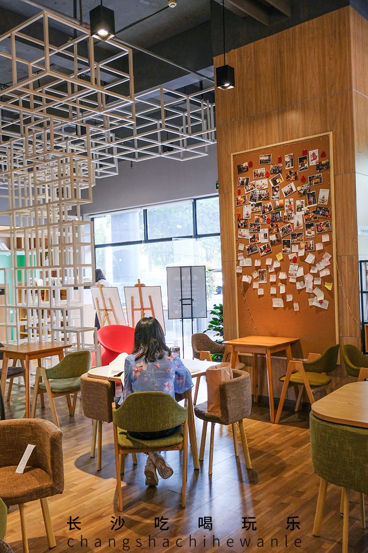 收藏!本期我们精选长沙14家宝藏书店推荐给你~