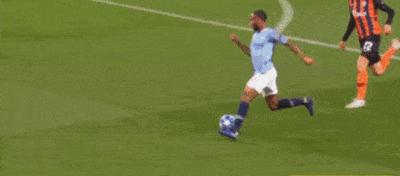 快乐男孩斯特林哪个国家的,斯特林有多快乐