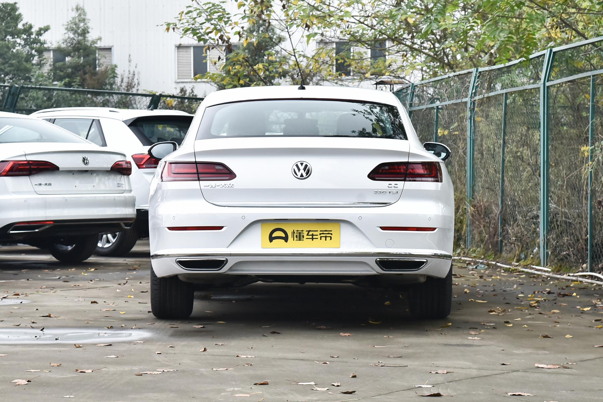 大众cc炫酷内饰图片,大众cc外观详细介绍