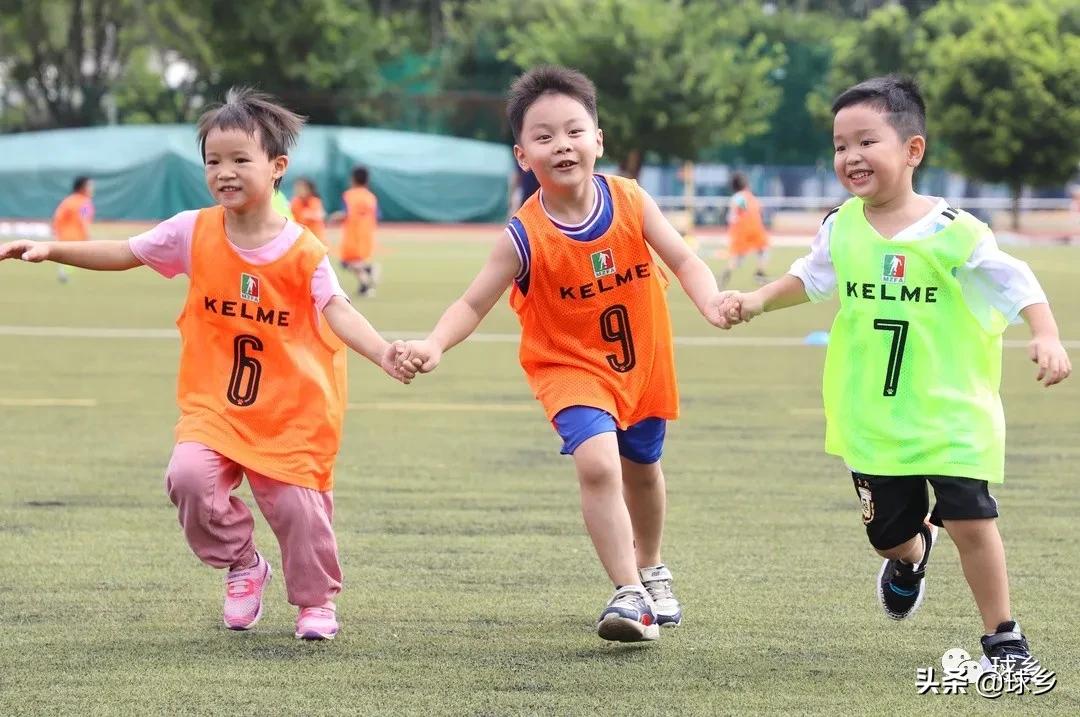 快乐足球记忆录,足球带给孩子们更多的快乐和成长