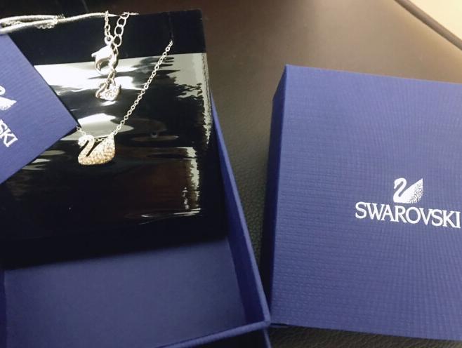 施华洛世奇小天鹅项链容易变色吗,施华洛世奇小天鹅项链推荐