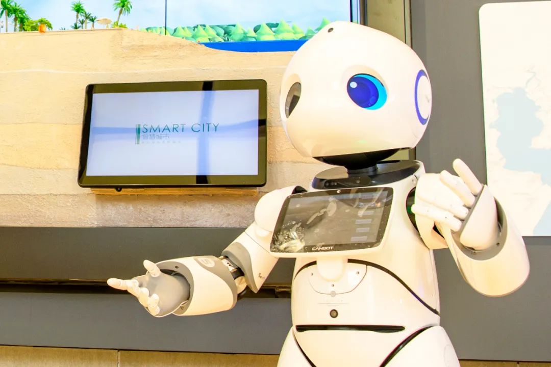 来了，电信“机器人天团”！网友:“成精了！”